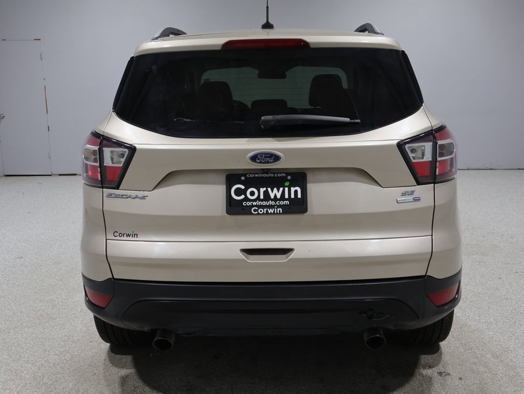 Used 2017 Ford Escape SE w/ SE Sport Appearance Package AWD/4WD video 3