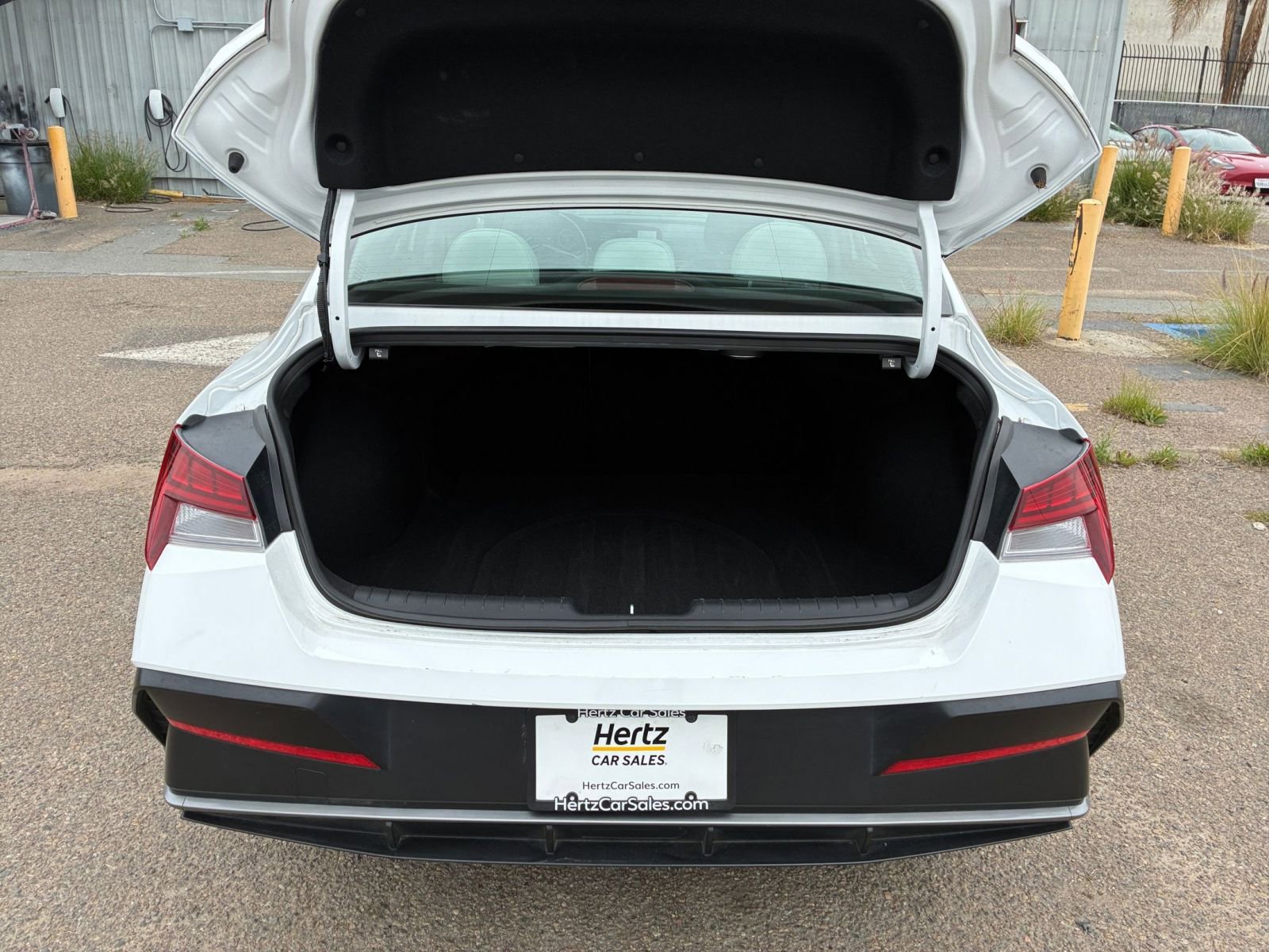 Used 2025 Hyundai Elantra Limited image 33