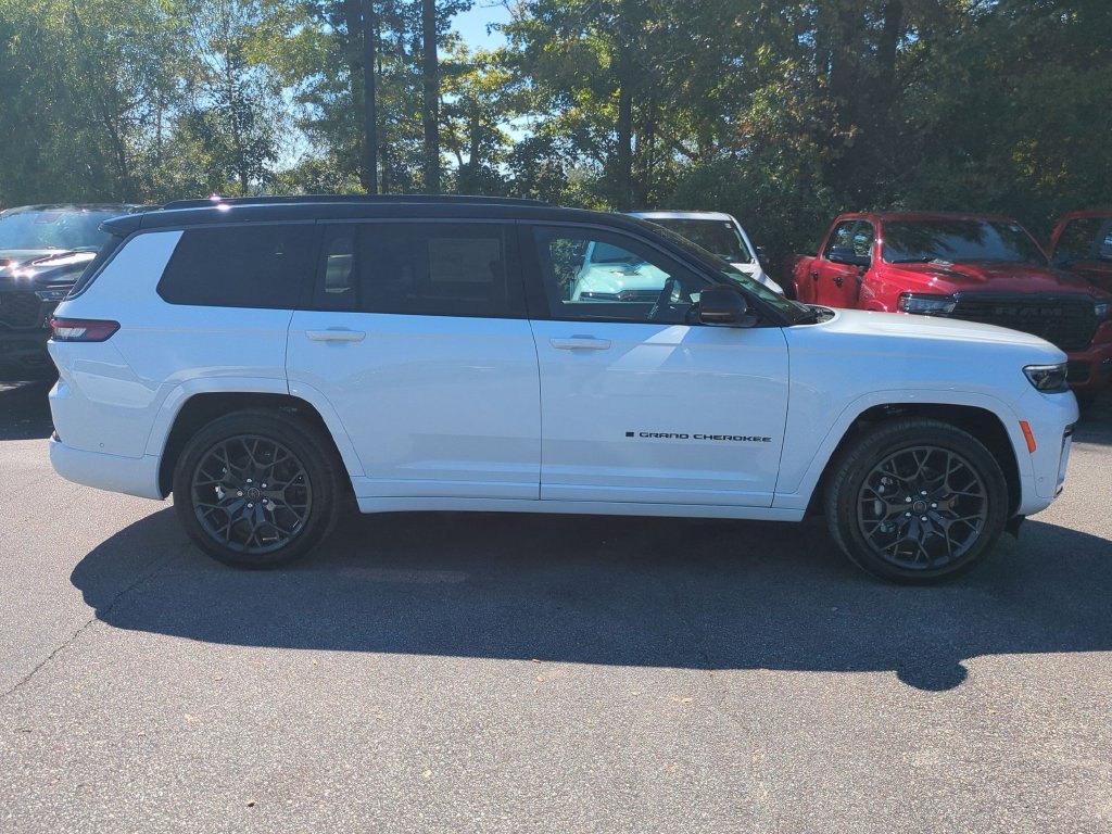 New 2027 Jeep Grand Cherokee L Summit AWD/4WD image 3