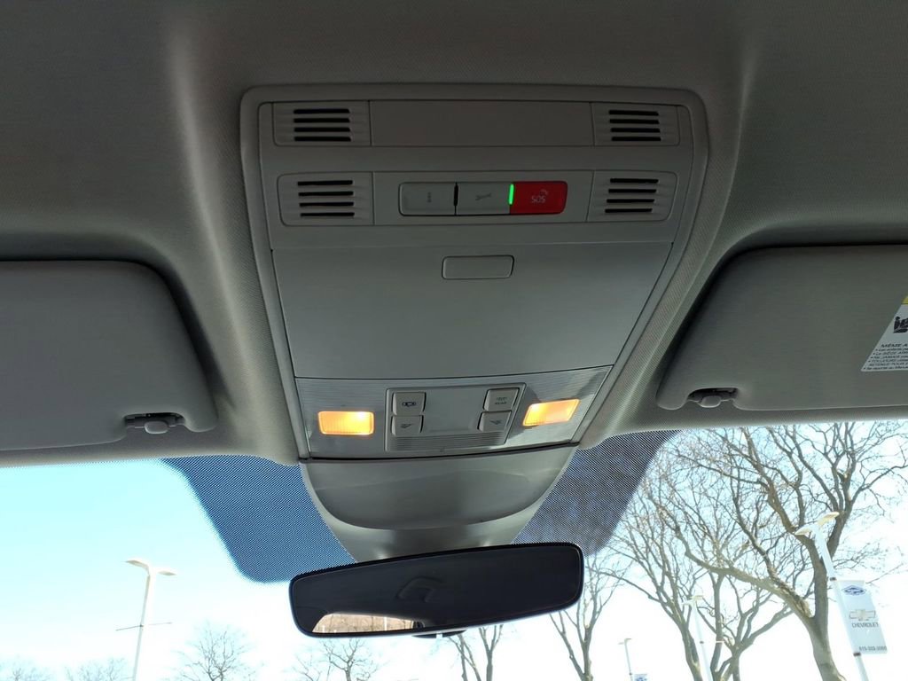 Used 2025 Volkswagen Taos SE AWD/4WD image 24