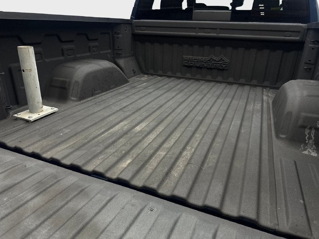 Used 2023 Chevrolet Silverado 1500 High Country w/ Technology Package AWD/4WD image 81
