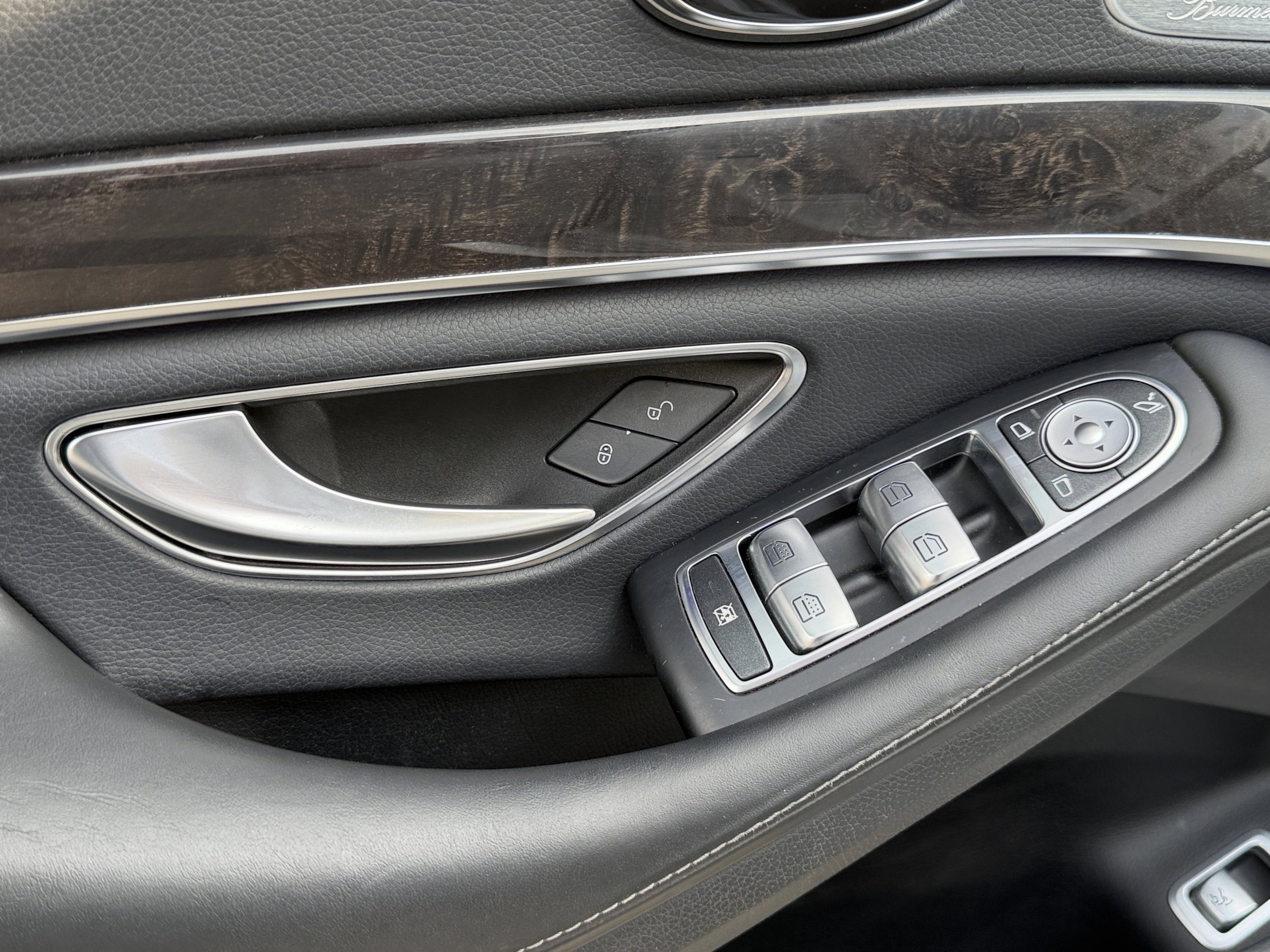 Used 2016 Mercedes-Benz S 550 Sedan image 26