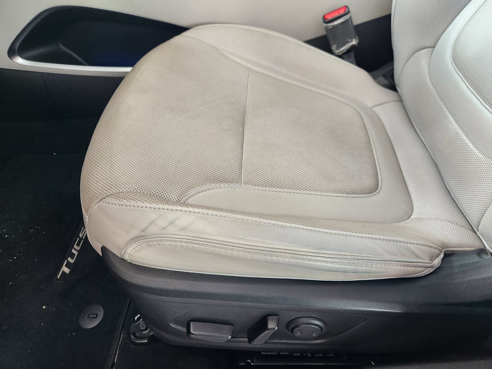 Used 2023 Hyundai Tucson Limited AWD/4WD image 23