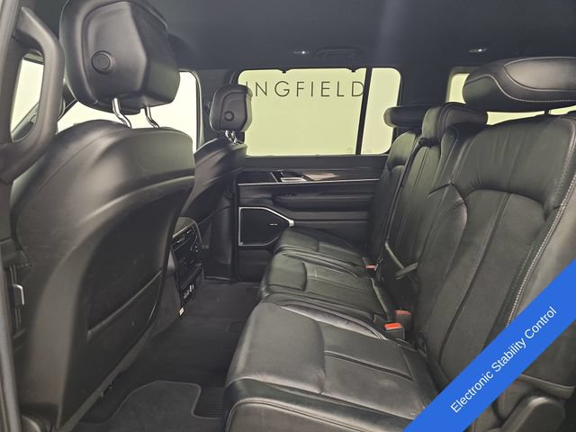Used 2022 Jeep Wagoneer Series III w/ Convenience Group I AWD/4WD image 19