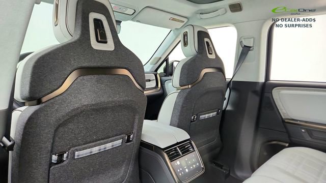 Used 2025 Rivian R1T Premium AWD/4WD image 31