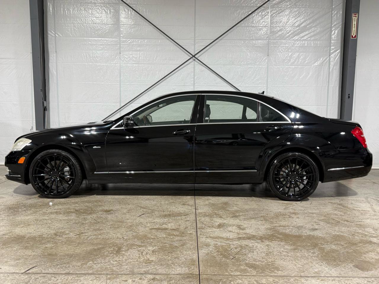 Used 2012 Mercedes-Benz S 550 4MATIC image 2