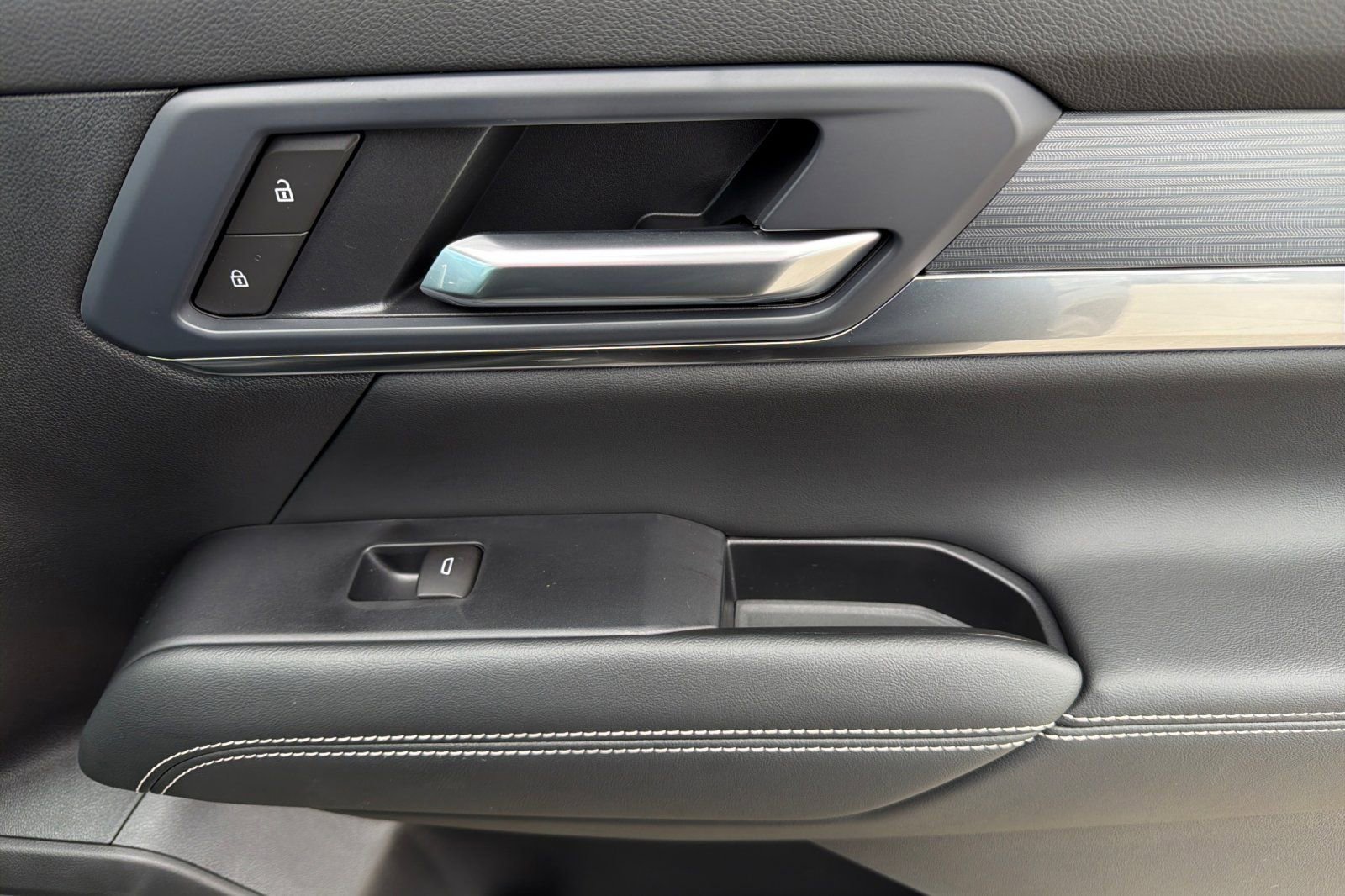 New 2026 GMC Terrain Elevation w/ Elevation Premium Package image 17