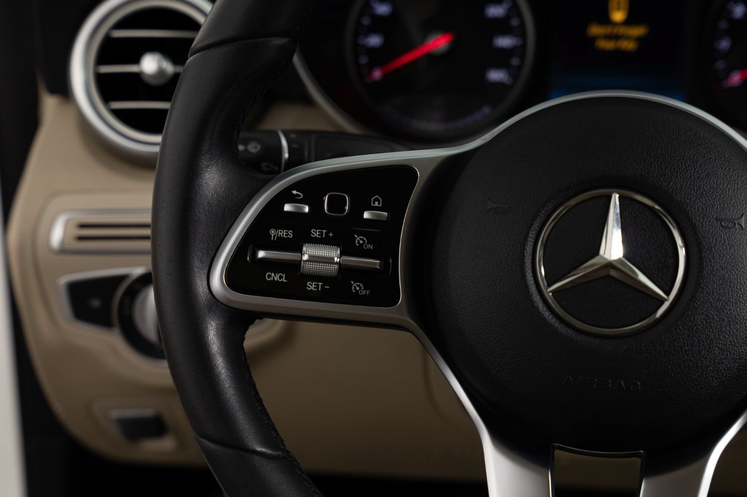 Used 2019 Mercedes-Benz C 300 Sedan image 31
