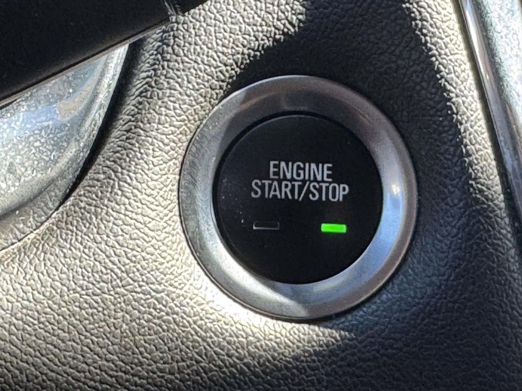 Used 2023 Chevrolet Traverse LT AWD/4WD image 29