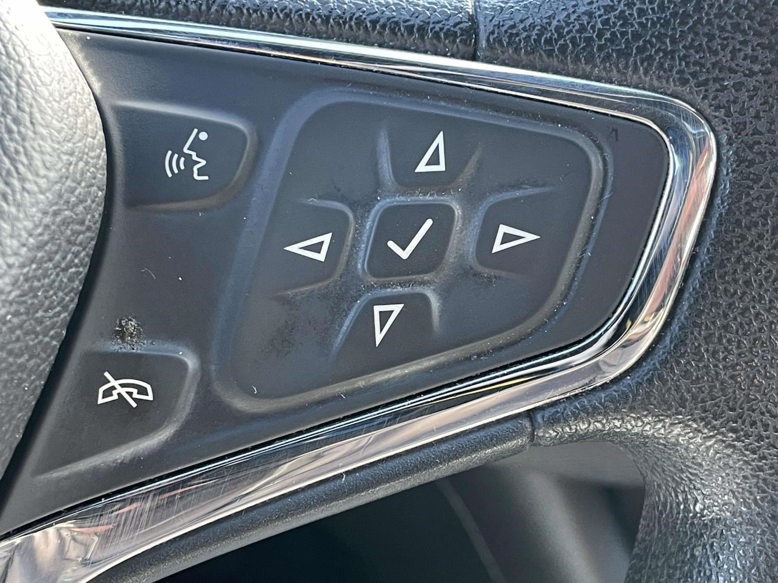 Used 2018 Chevrolet Cruze LT w/ Sun And Sound Package image 27