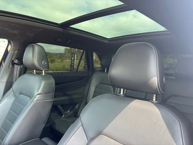 Used 2024 Volkswagen Atlas Cross Sport SEL R-Line AWD/4WD image 13