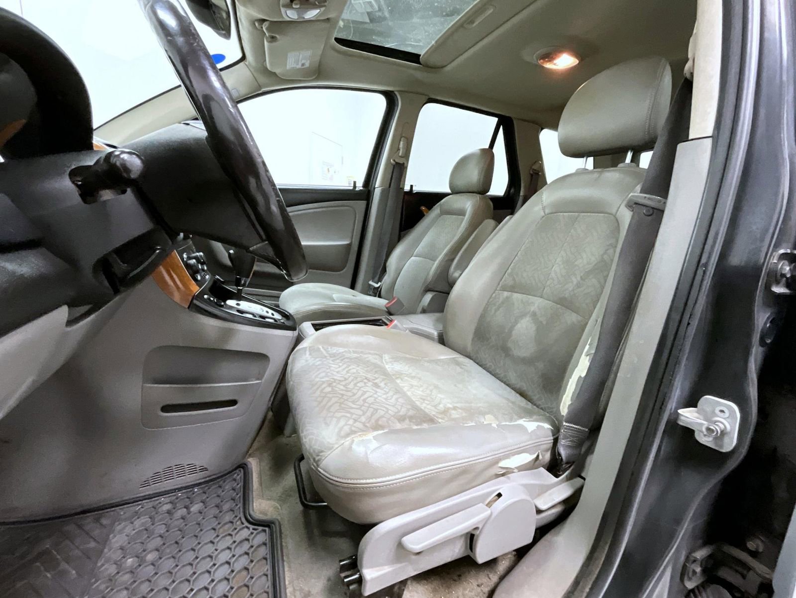 Used 2006 Saturn Vue 2WD V6 w/ Sun & Sound Pkg image 11