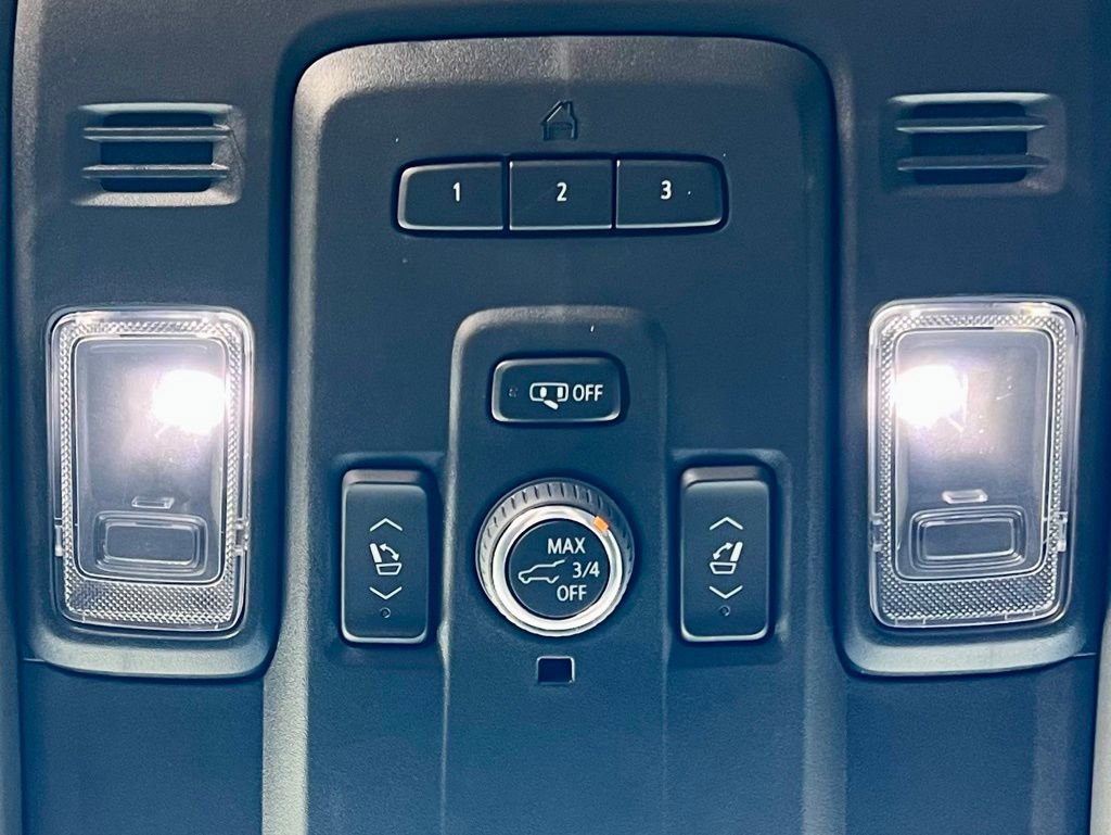 Used 2023 Chevrolet Suburban RST w/ Luxury Package image 34