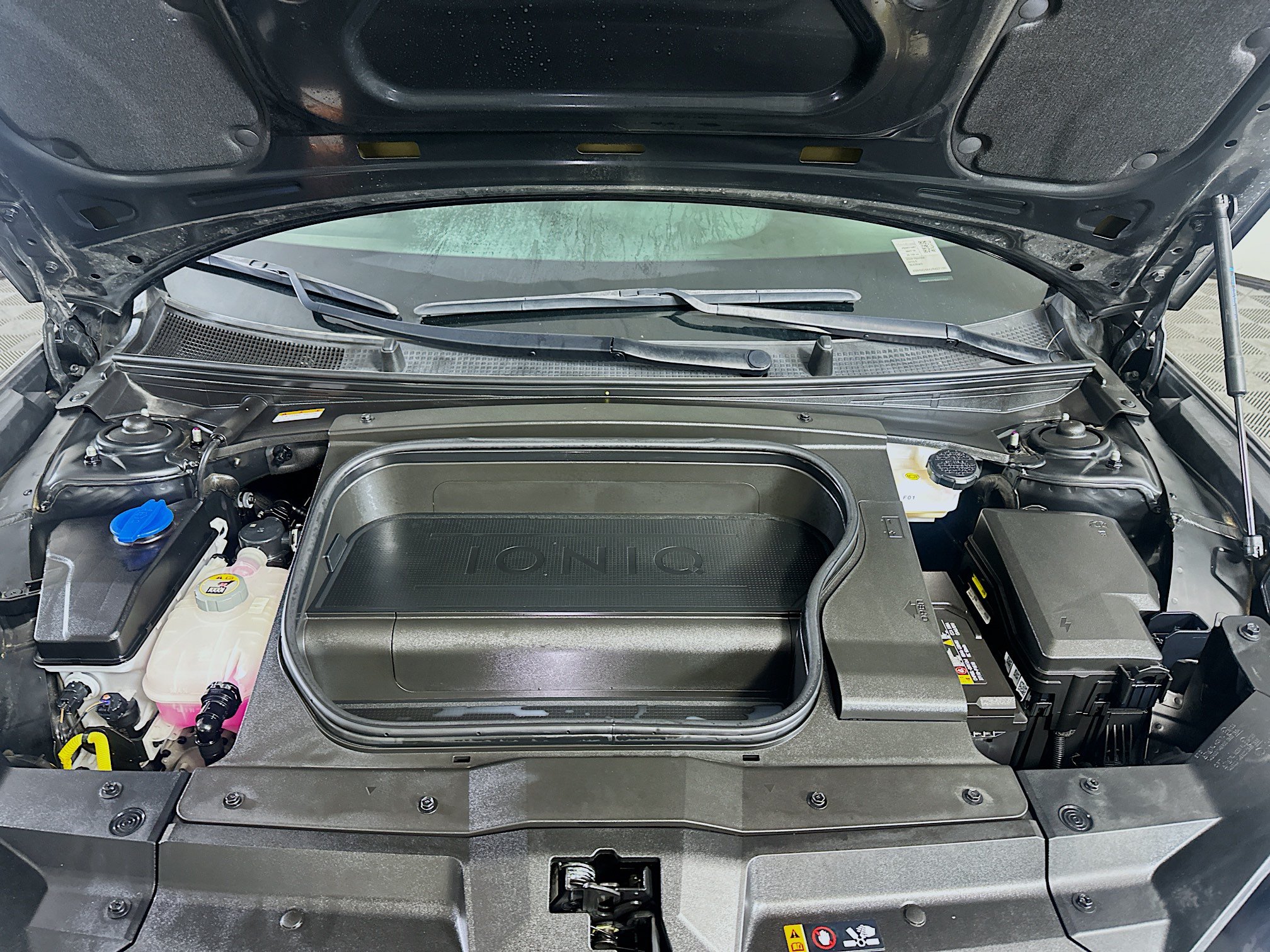 Used 2024 Hyundai Ioniq 6 SE RWD image 35