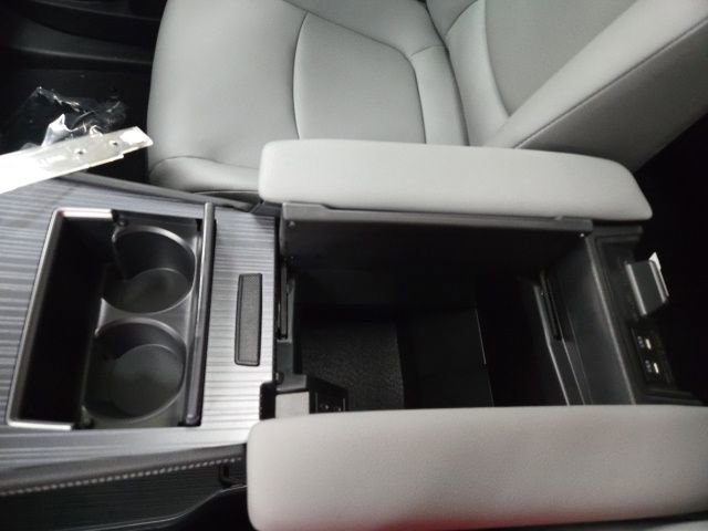 New 2026 Toyota Sienna XLE image 31