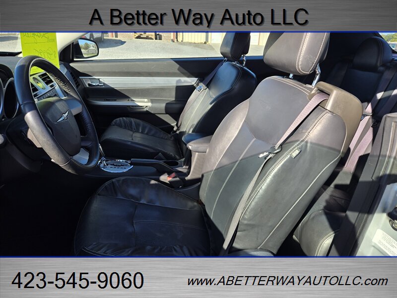 Used 2010 Chrysler Sebring Touring w/ Special Touring Group FWD image 6