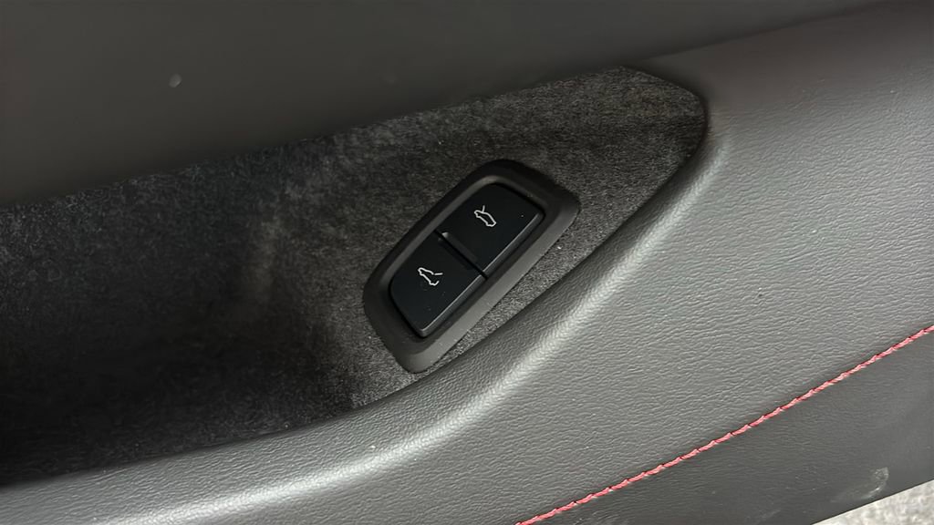 Used 2024 Chevrolet Corvette Stingray Coupe w/ 1LT image 11