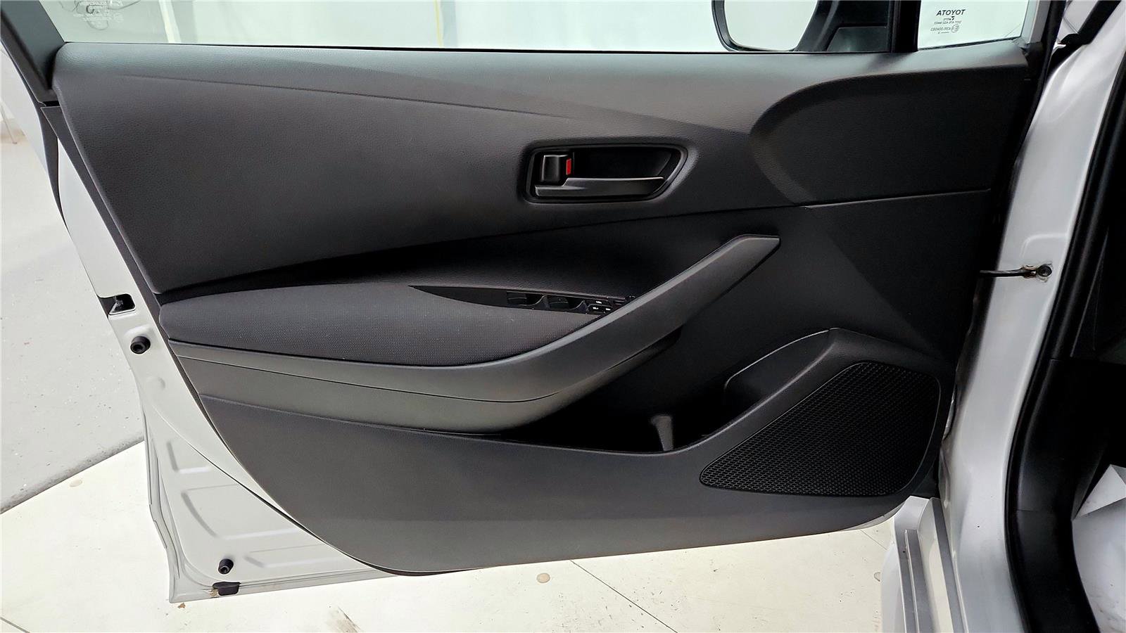 Used 2023 Toyota Corolla LE image 22