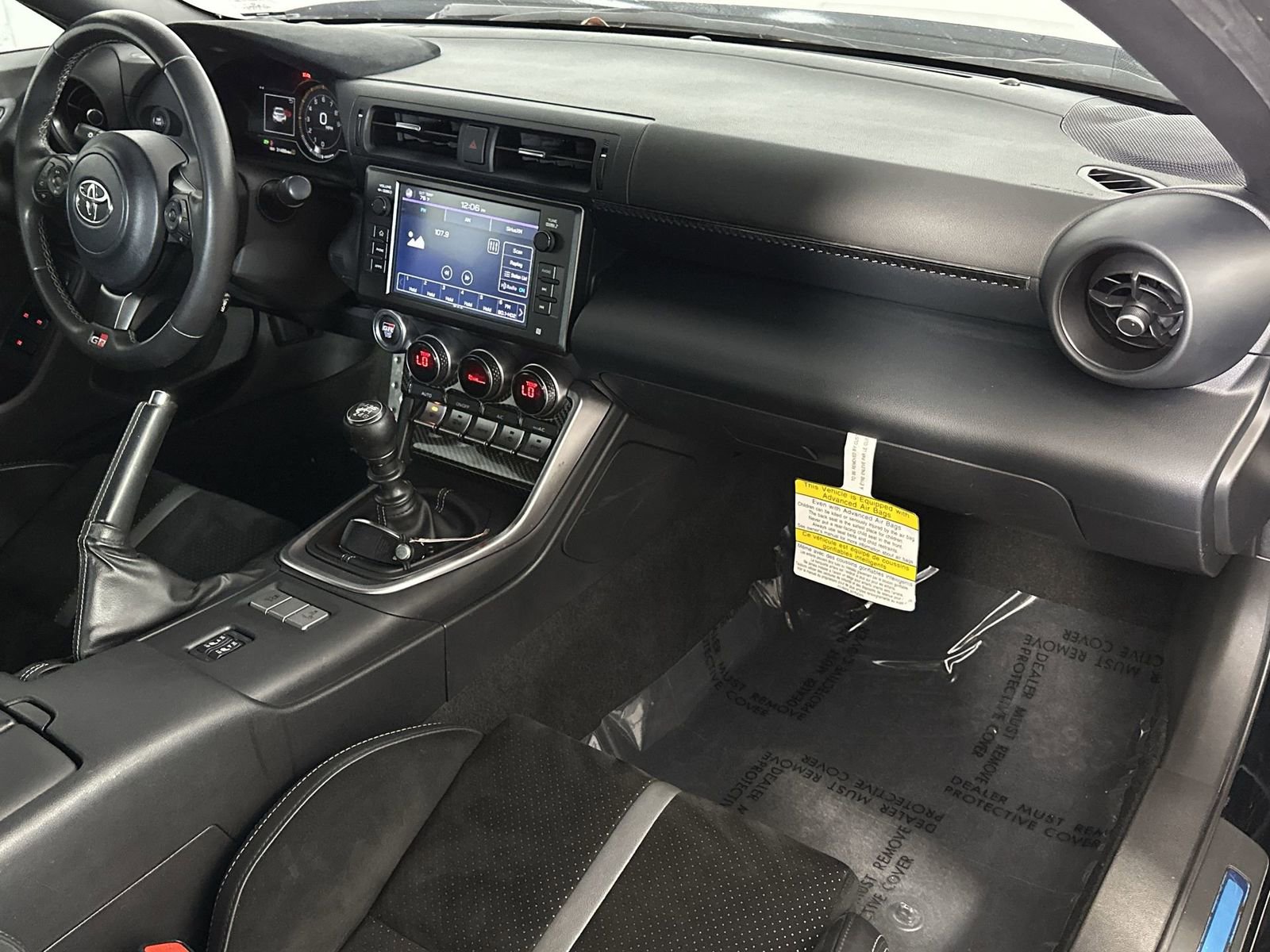 Used 2023 Toyota GR86 Premium w/ ALL Weather Mat Package (TMS) image 31