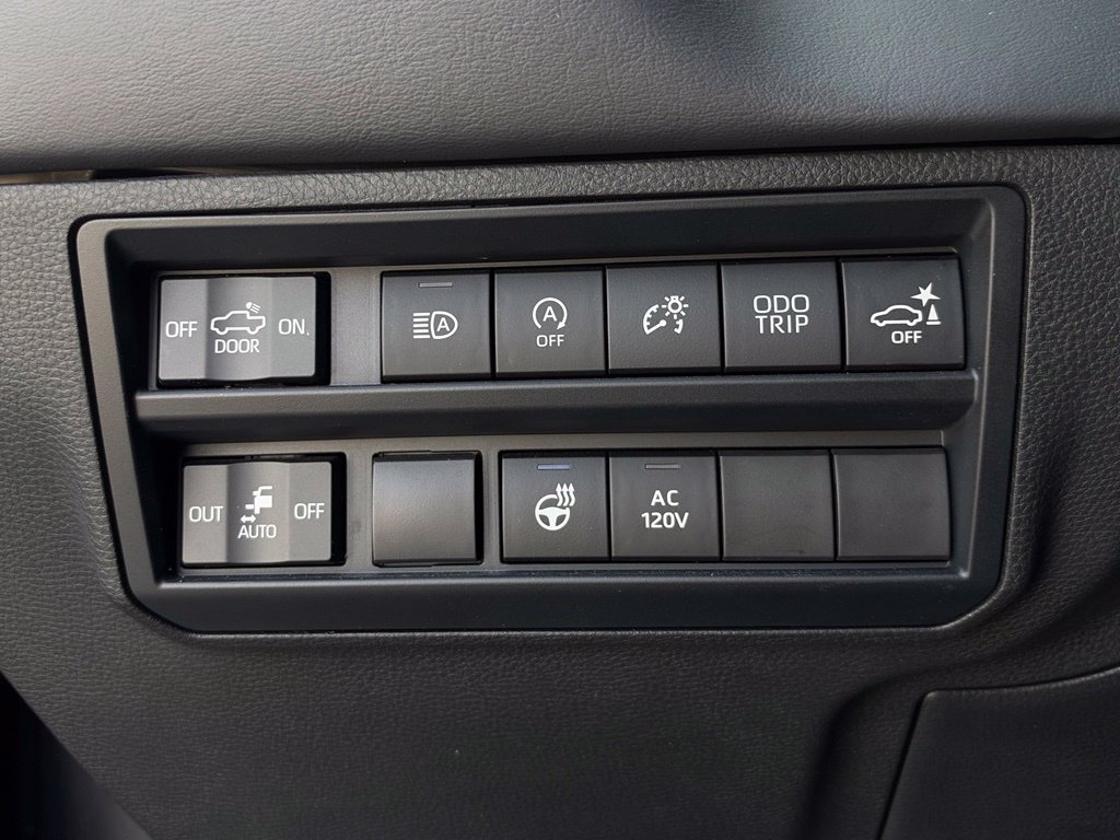Used 2022 Toyota Tundra Platinum w/ Advanced Package RWD image 18