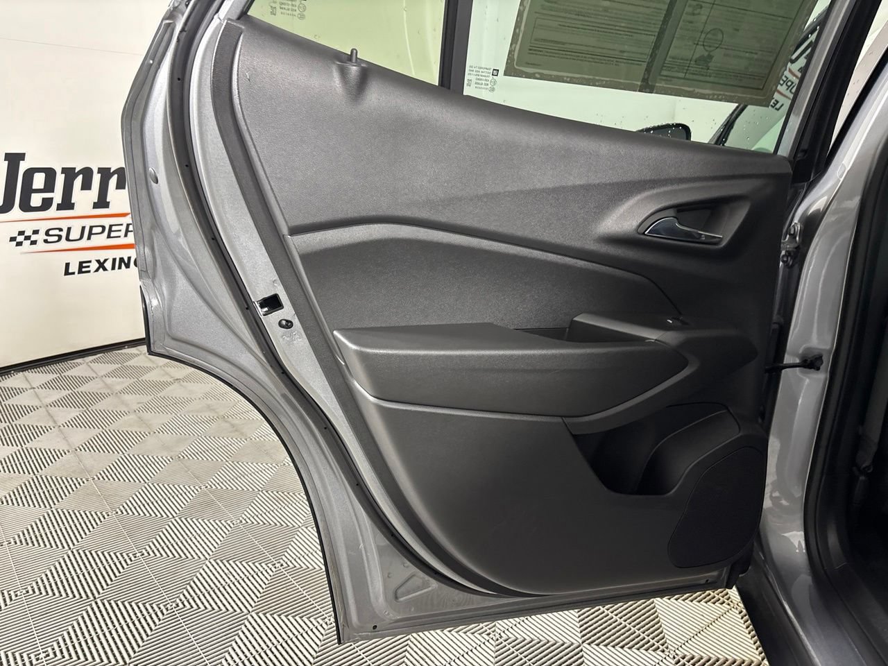 Used 2026 Chevrolet Trax ACTIV w/ Sunroof Package FWD image 22