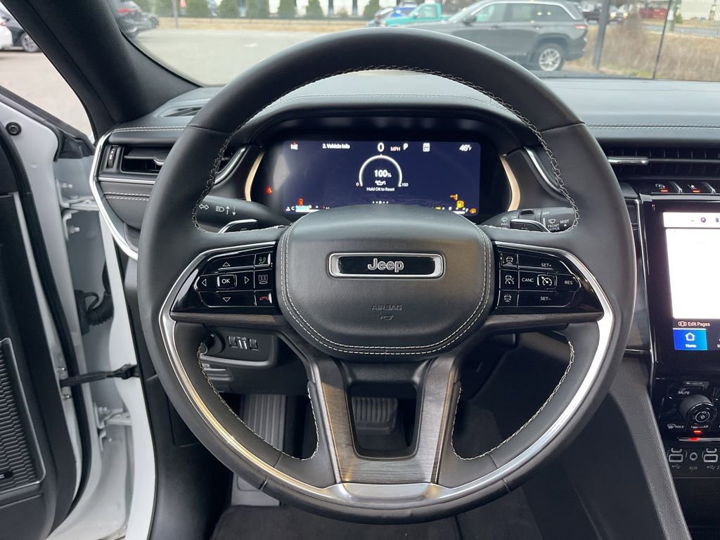 Used 2023 Jeep Grand Cherokee L Overland w/ Rear Seat Video Group I image 16