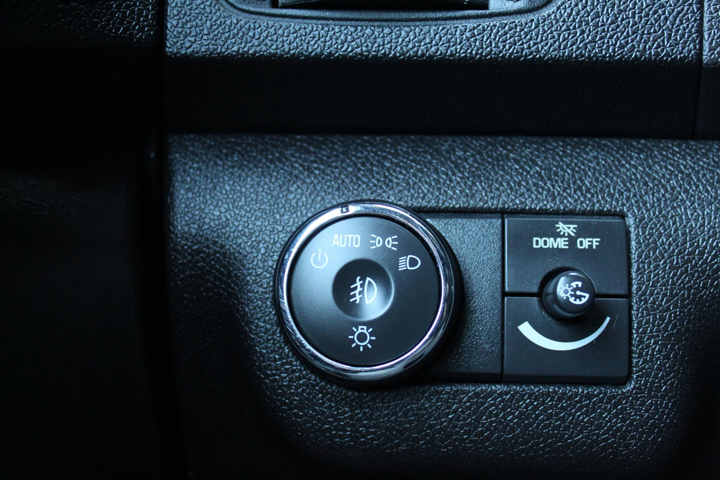 Used 2010 GMC Acadia SLE image 25