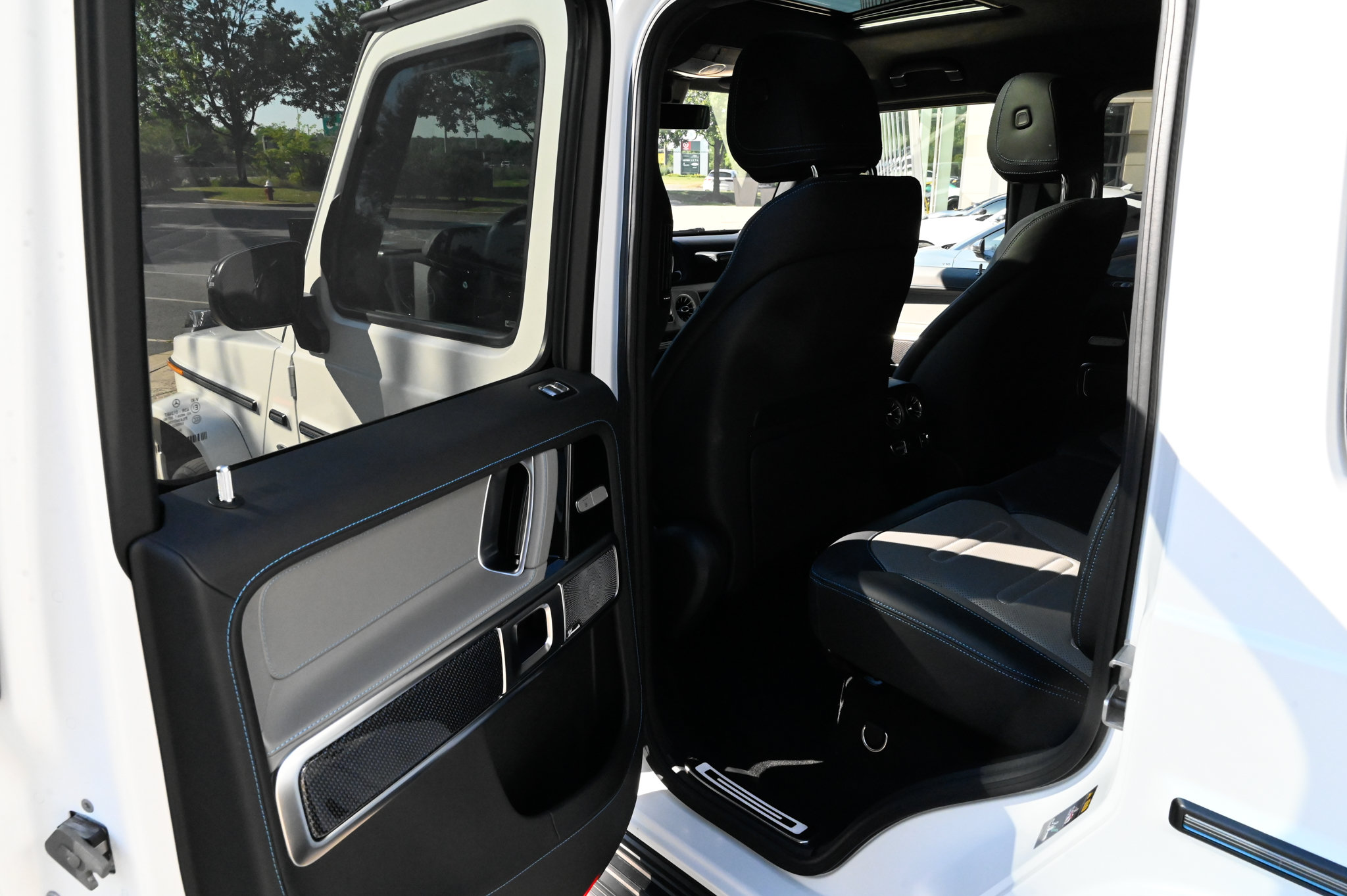 Used 2025 Mercedes-Benz G 580 w/ EQ Technology image 37