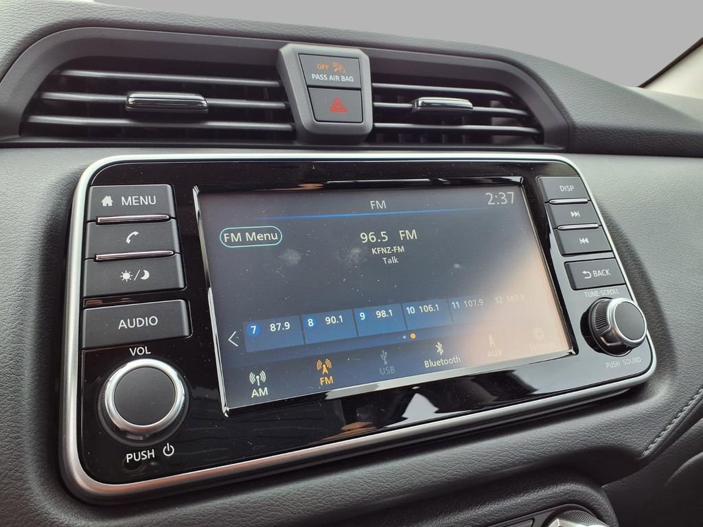 Used 2025 Nissan Versa S w/ Trunk Package image 5