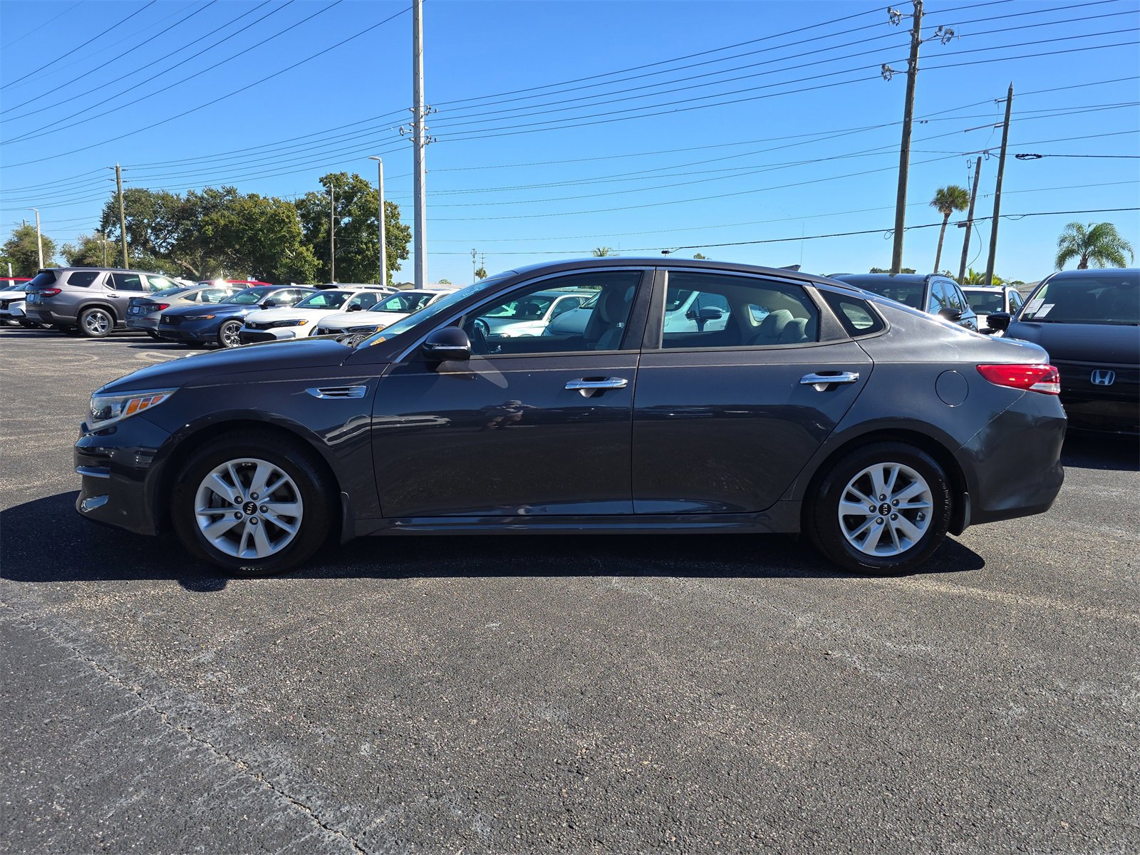Used 2017 Kia Optima LX image 6