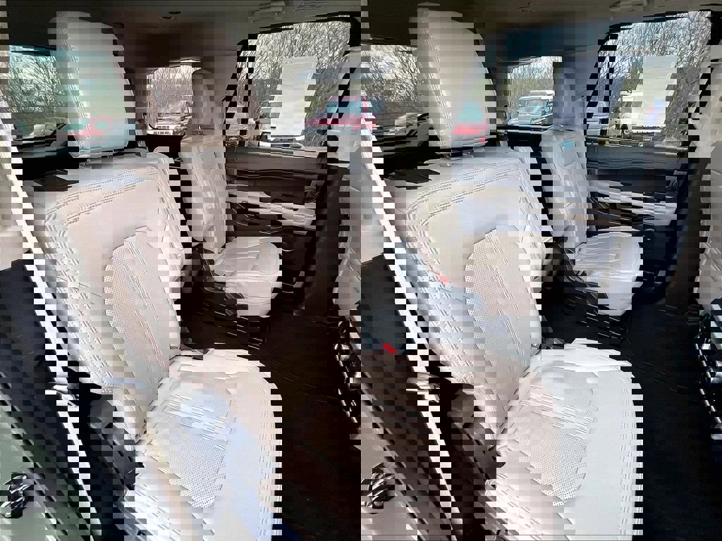 Used 2024 Ford Expedition Limited image 15