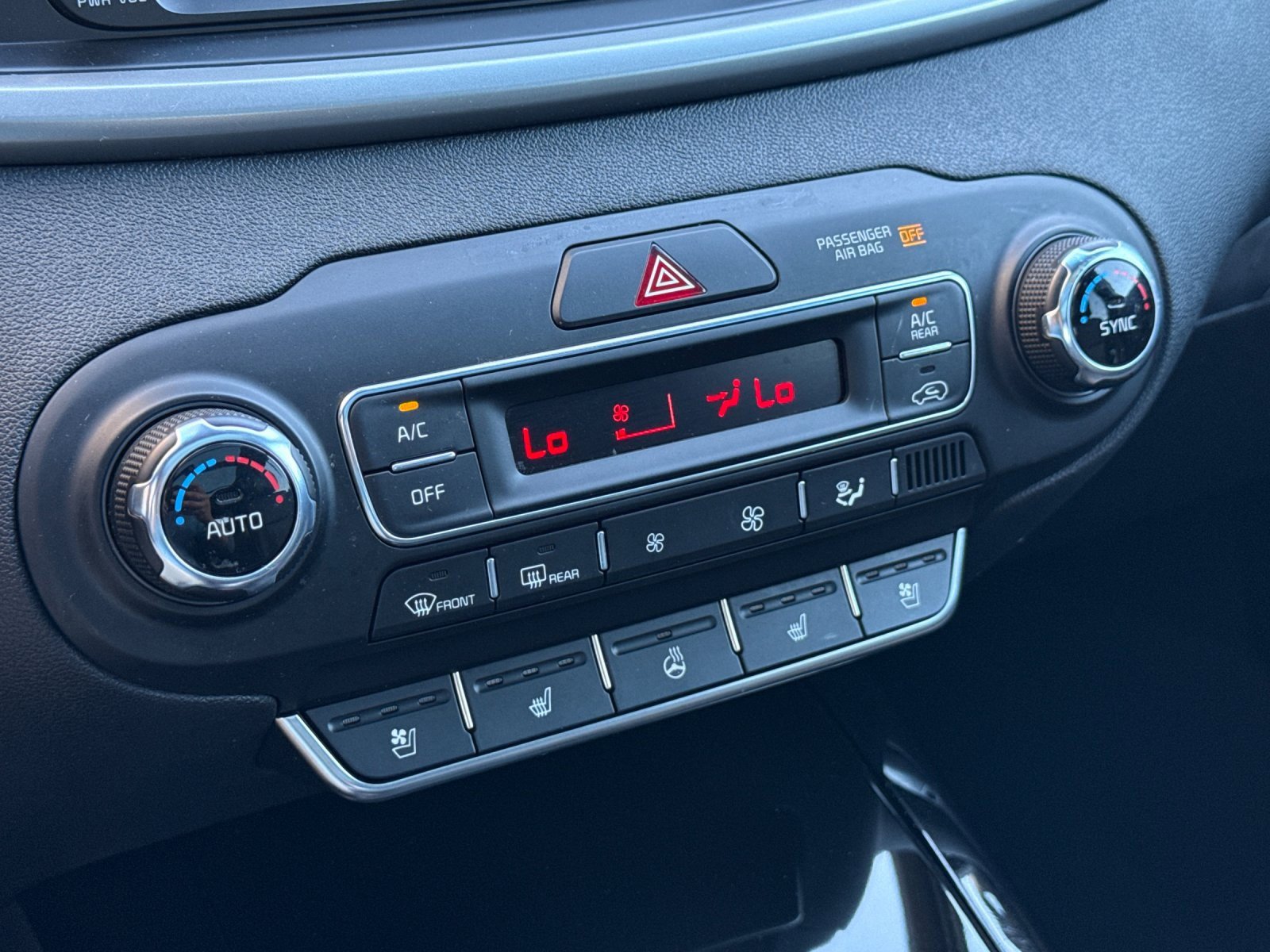 Used 2019 Kia Sorento SX image 24