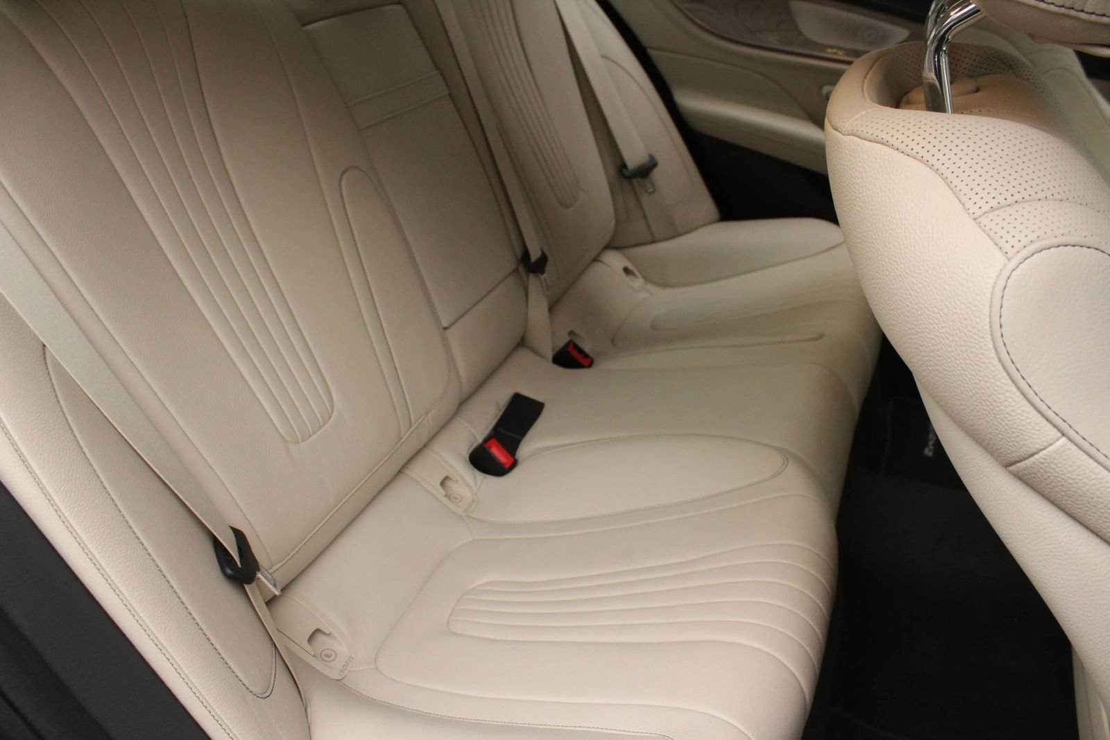 Used 2019 Mercedes-Benz CLS 450 4MATIC w/ Driver Assistance Package image 23