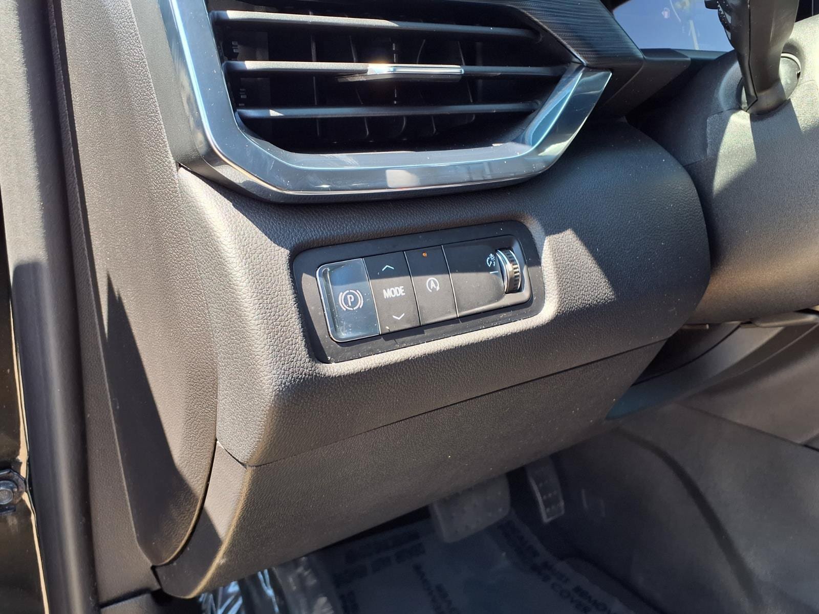 Used 2024 GMC Acadia Elevation w/ LPO, Cargo Package FWD image 15
