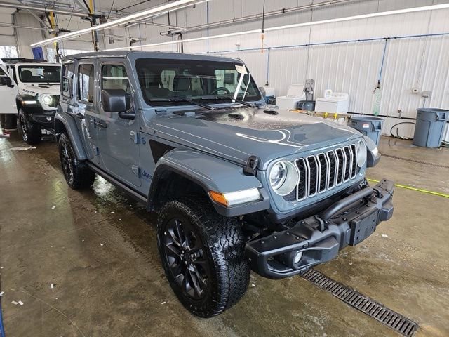 Used 2025 Jeep Wrangler Sahara 4xe image 2