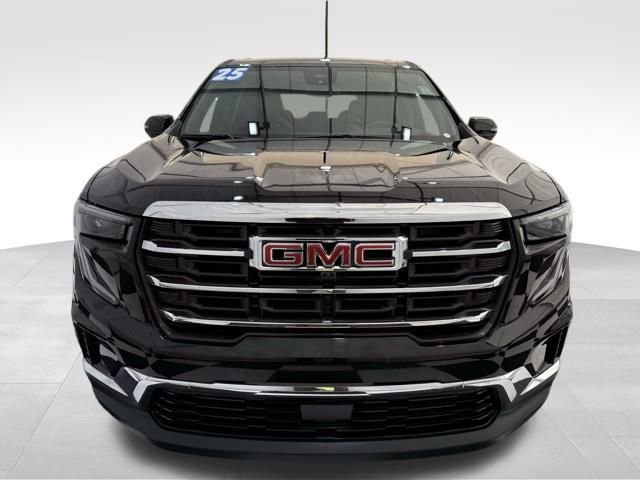 Used 2025 GMC Acadia Elevation image 8