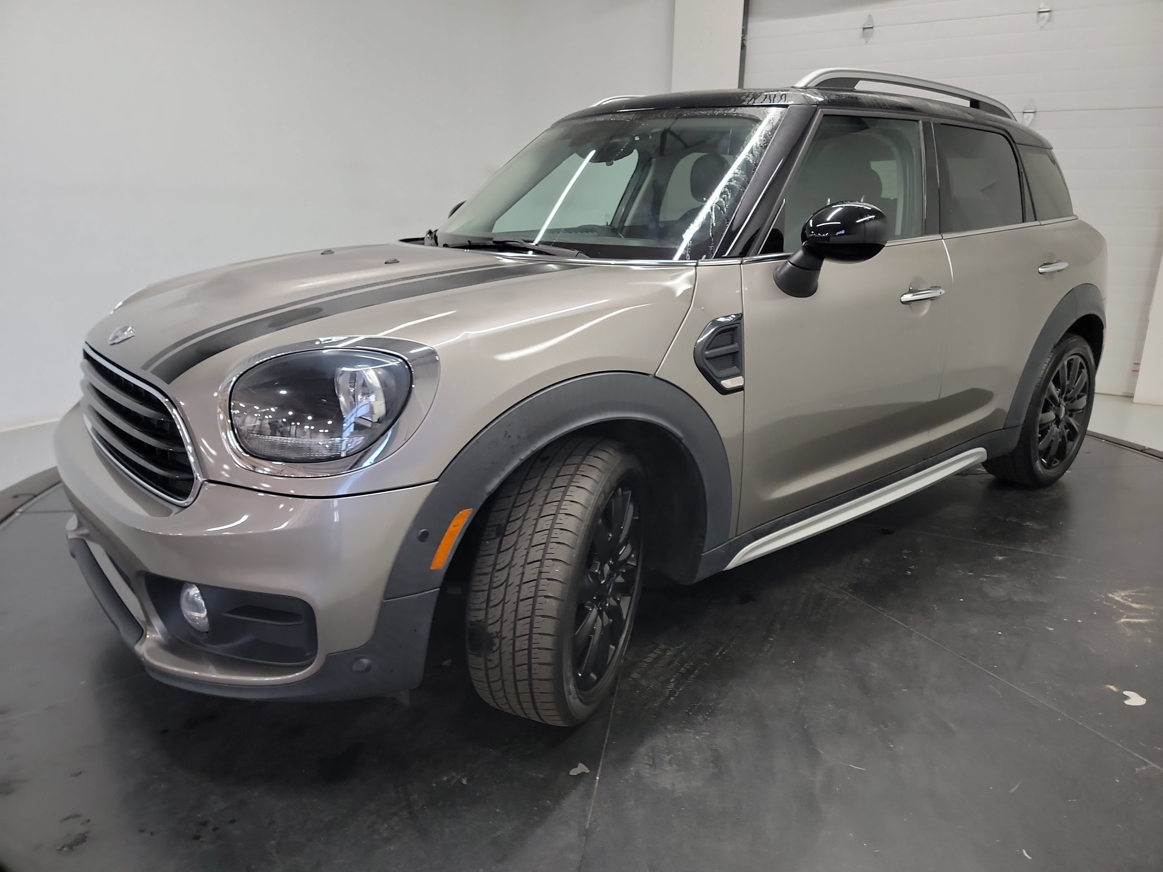 Used 2017 MINI Cooper Countryman FWD image 3