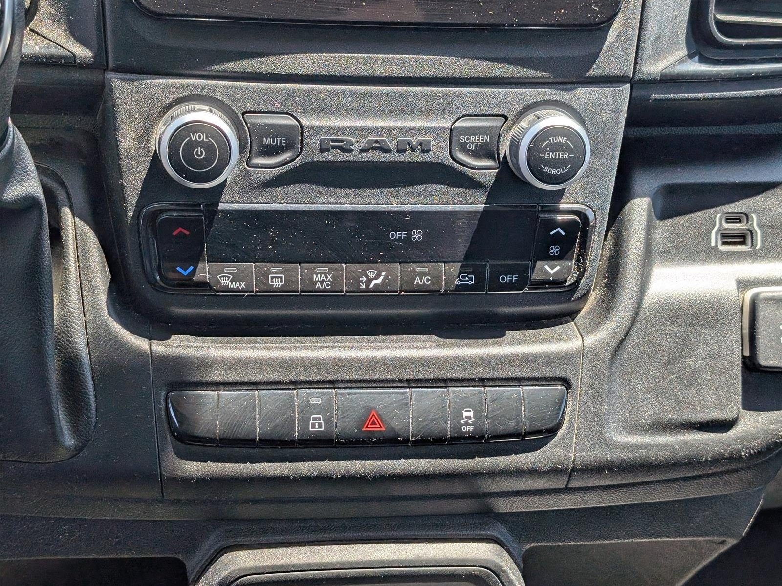 Used 2024 RAM ProMaster 2500 w/ Convenience Group FWD image 23