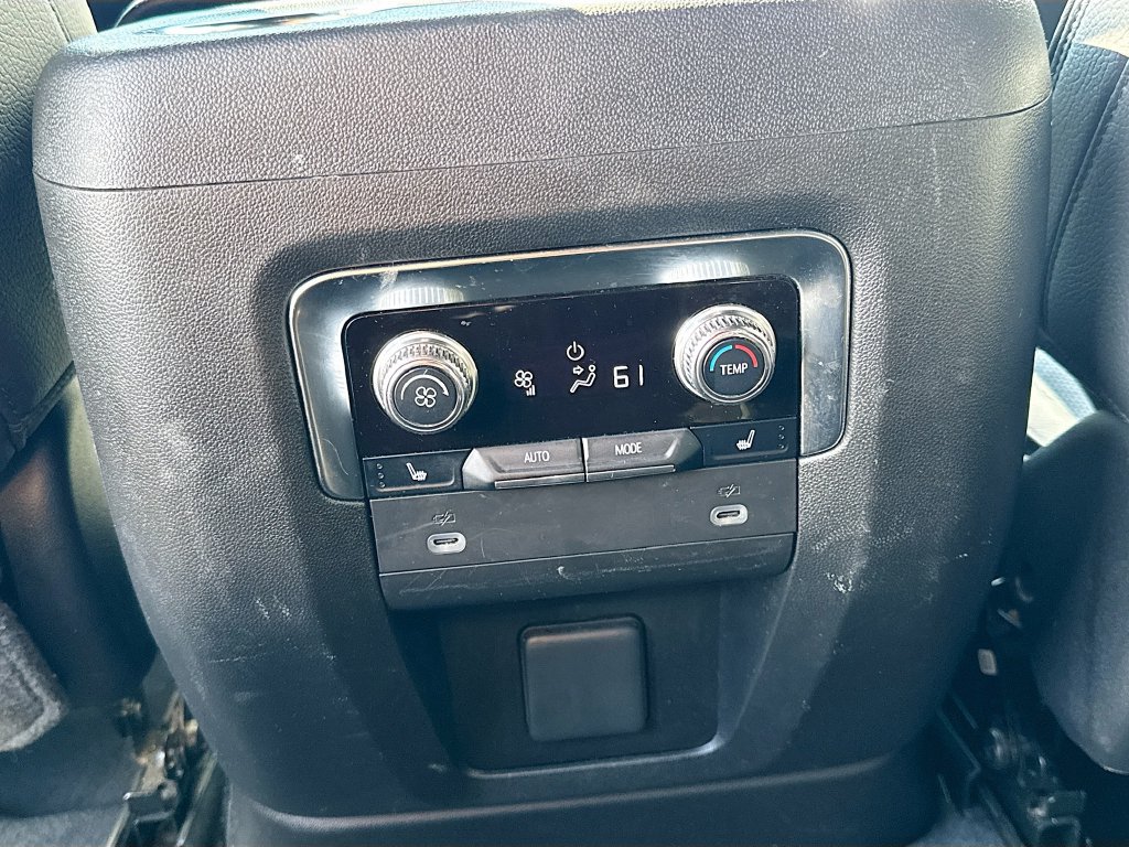 Used 2024 GMC Yukon XL Denali RWD image 27