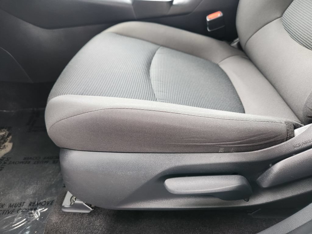 Used 2025 Toyota RAV4 LE FWD image 15