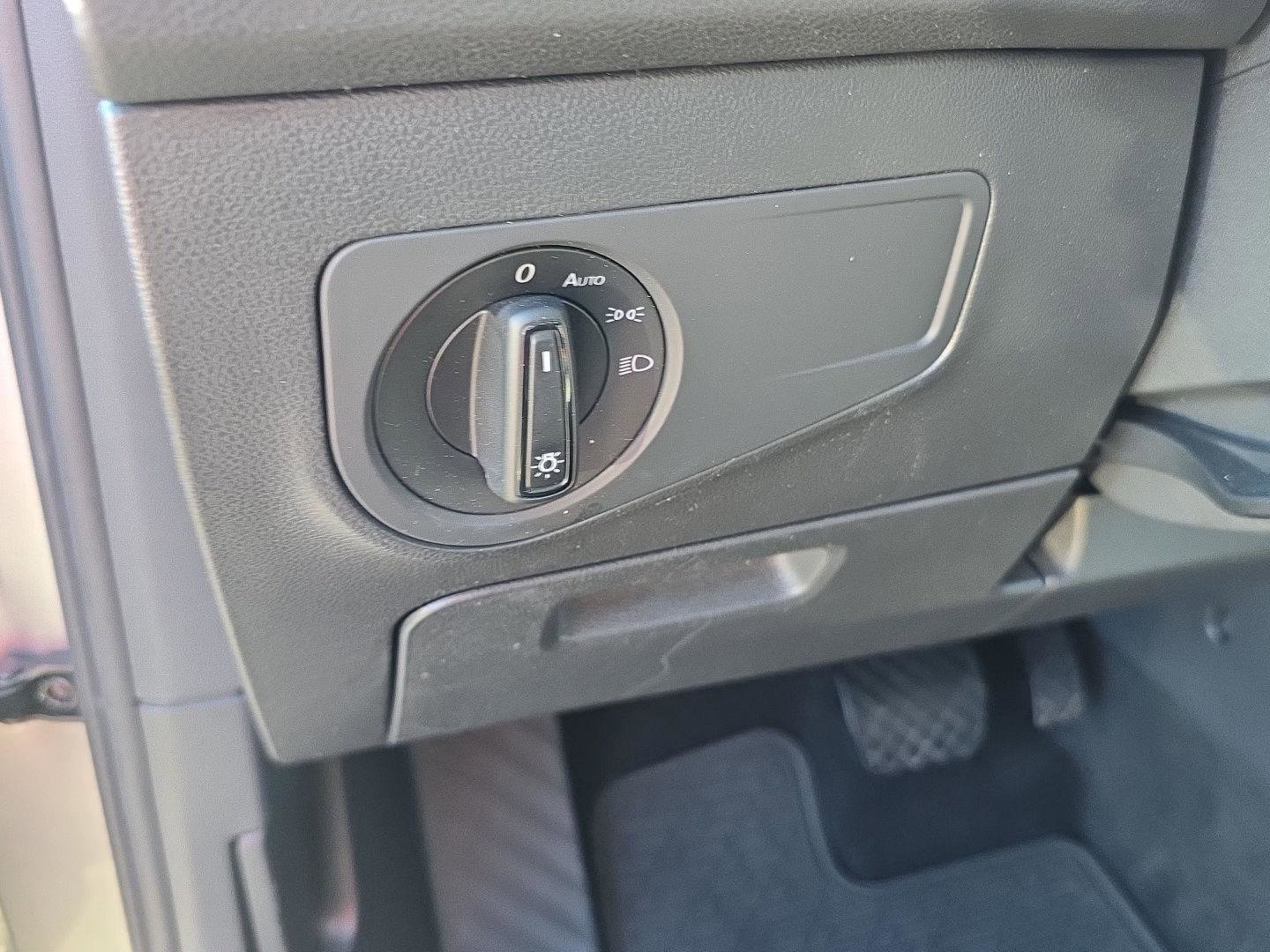 Used 2020 Volkswagen Tiguan S image 15