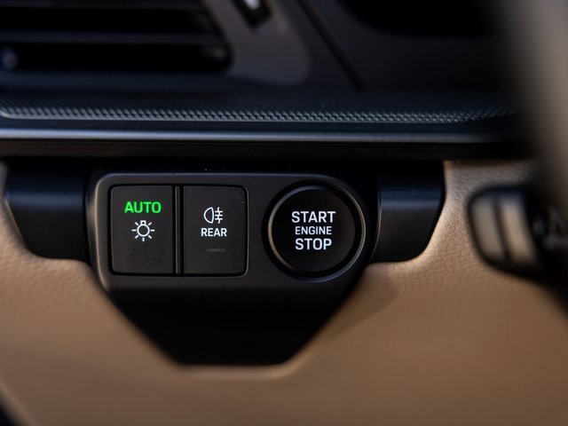 Certified 2025 Porsche 911 Carrera image 40