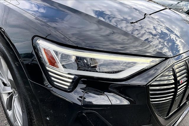 Used 2021 Audi e-tron Premium Plus w/ Premium Plus Package image 27