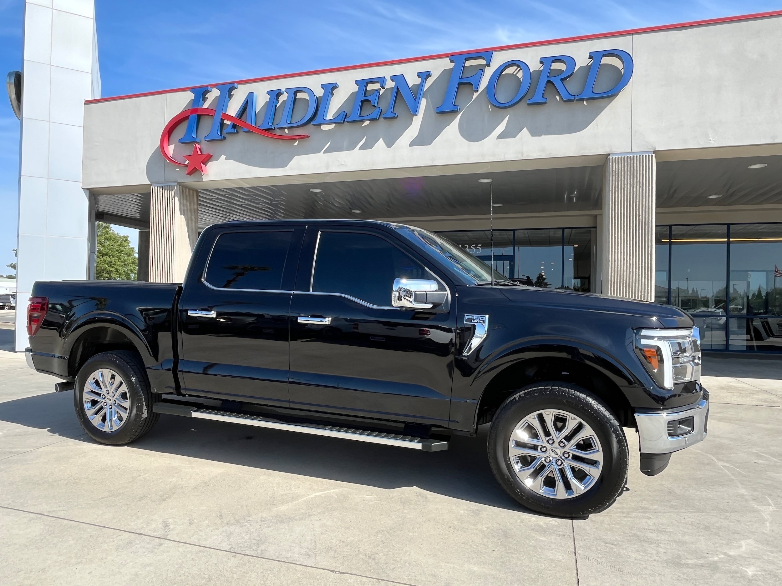 Certified 2025 Ford F150 Lariat w/ Equipment Group 502A High AWD/4WD image 4
