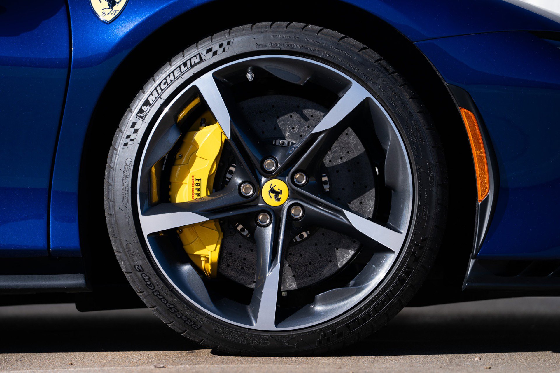 Used 2025 Ferrari SF90 Spider image 36