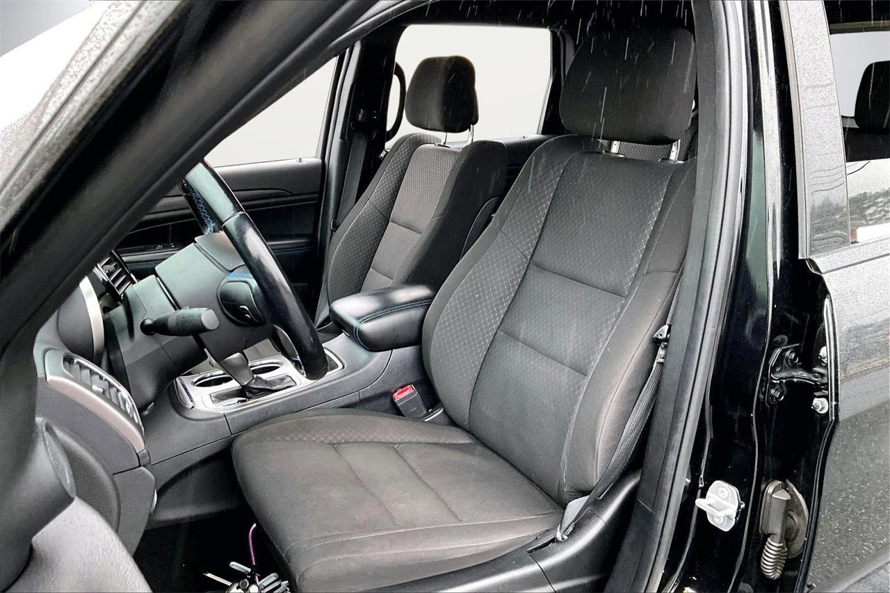 Certified 2020 Jeep Grand Cherokee Laredo image 21