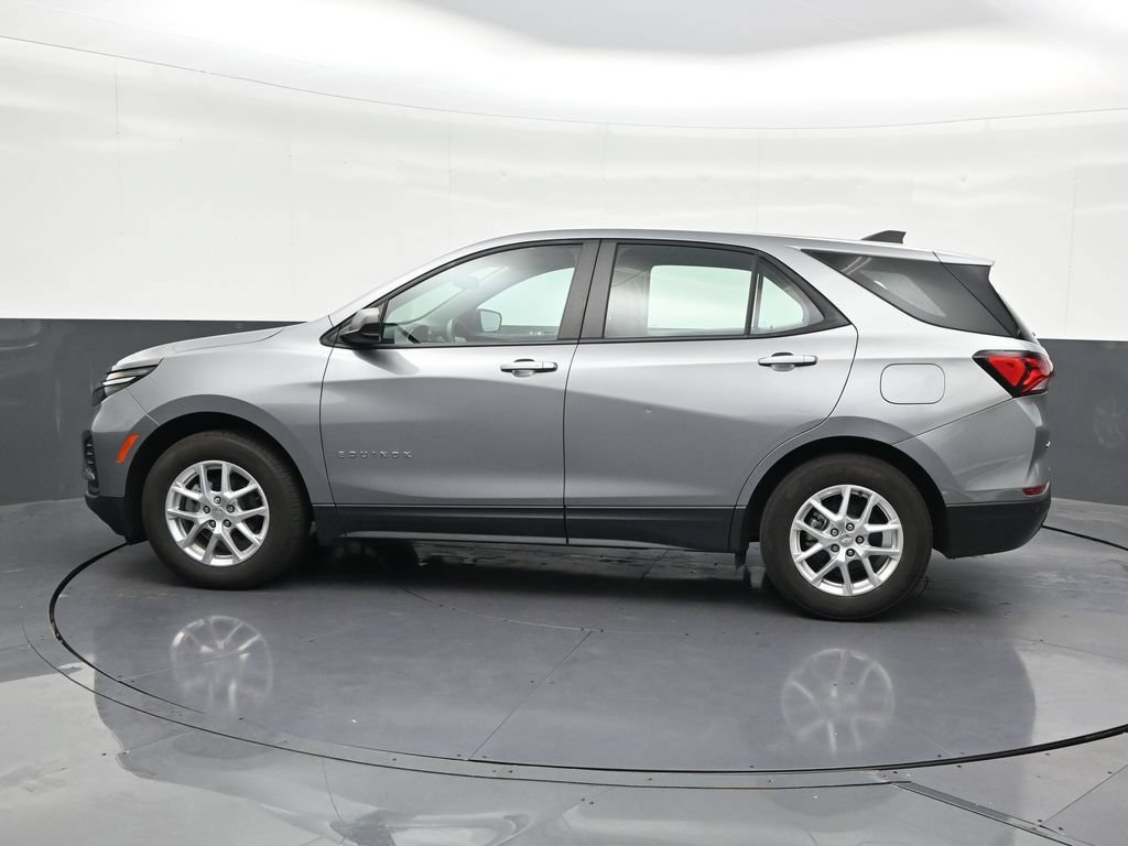Used 2024 Chevrolet Equinox LS w/ Driver Confidence II Package FWD image 2