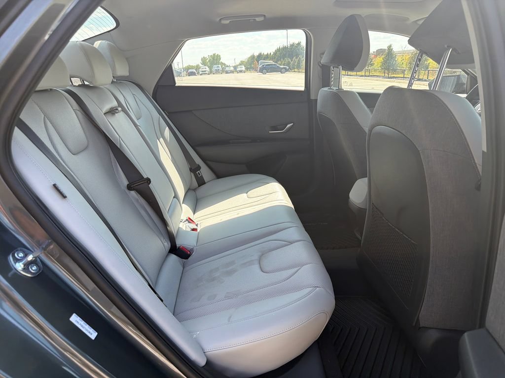 New 2026 Hyundai Elantra Limited FWD image 32
