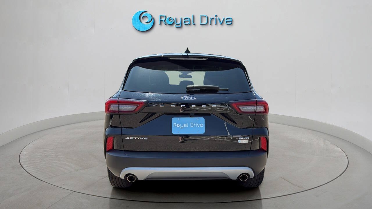 Used 2024 Ford Escape Active AWD/4WD image 5