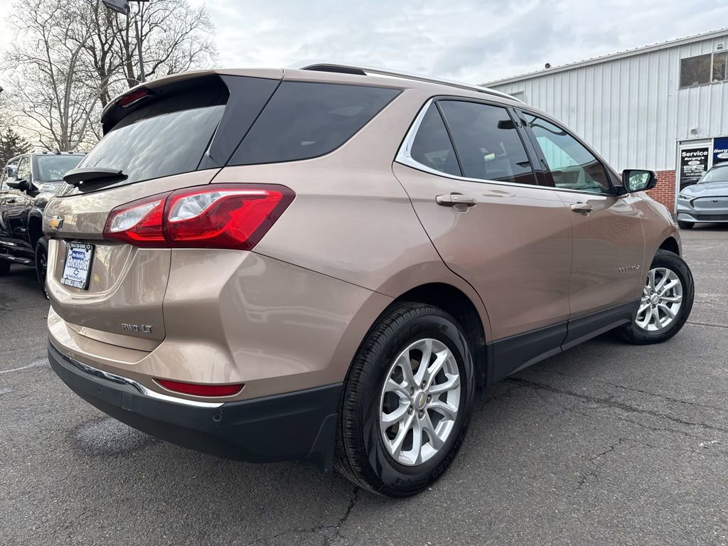 Used 2019 Chevrolet Equinox LT w/ Sun & Navigation Package image 4